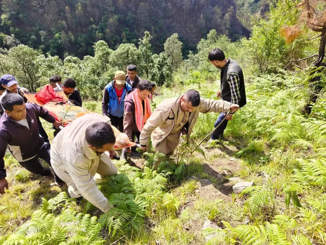 चमोली और रुद्रप्रयाग में दो दर्दनाक सड़क हादसे, 6 लोगों की मौत, 8 घायल