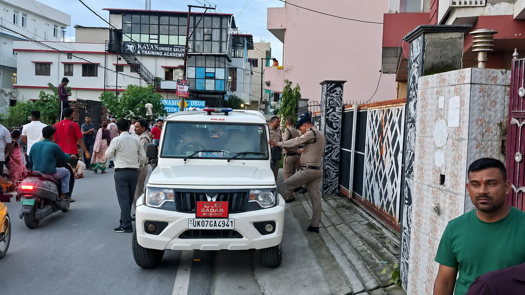 देहरादून में दिनदहाड़े दो खूनी वारदातें: पटेलनगर में हत्या, विकासनगर में गोलीबारी