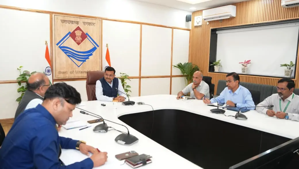 ग्लेशियर झीलों की निगरानी और भूकम्प चेतावनी प्रणाली पर मुख्य सचिव का जोर