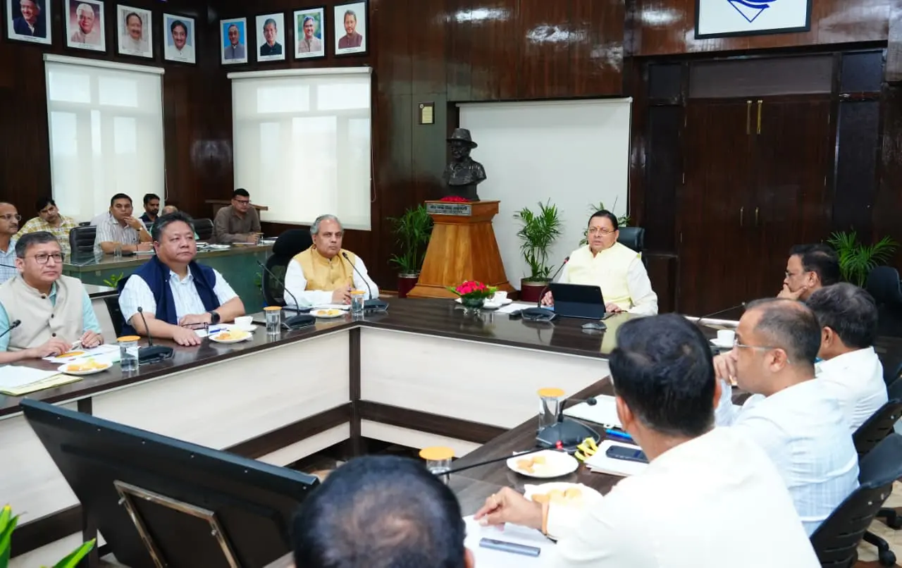 CM हेल्पलाइन-1905 की लंबित शिकायतों के जल्द निस्तारण के निर्देश