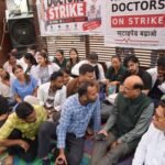 1.10 लाख स्टाइपेंड की मांग: स्वास्थ्य मंत्री के आश्वासन पर पीजी डॉक्टरों का धरना स्थगित